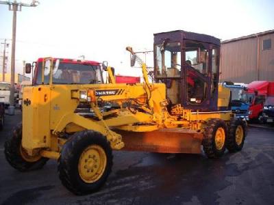 грейдер Komatsu GD405A-2 1990 г.в.