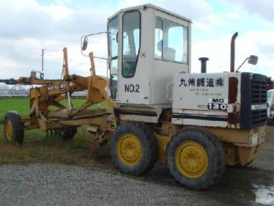 грейдер Mitsubishi MG130 1992 г.в.