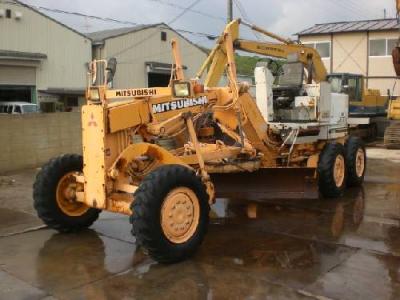 грейдер Mitsubishi MG130 1991 г.в.