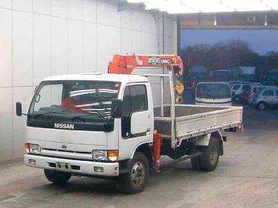 грузовик с краном Nissan Atlas 1998 г.в.