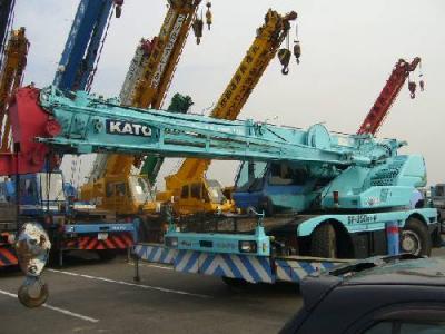 автокран KATO KR25H-V3 1998 г.в.