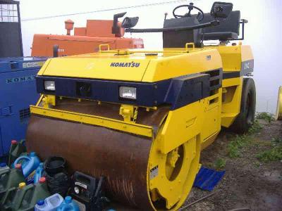 дорожный каток Komatsu JV40 2000 г.в.