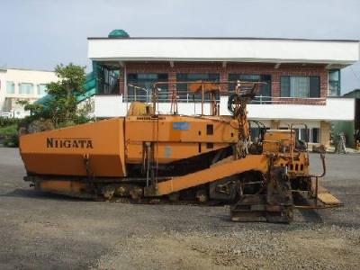 асфальтоукладчик NIIGATA NF220BIIV-DM 1991 г.в.