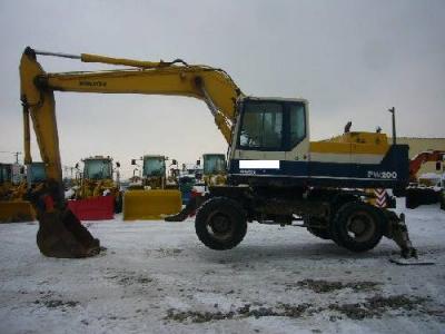 колесный экскаватор Komatsu PW200-1 1995 г.в.