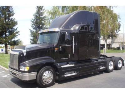 седельный тягач Volvo VNL 64T 670 2004 г.в.