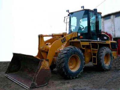 фронтальный погрузчик Caterpillar 910G 2000 г.в.