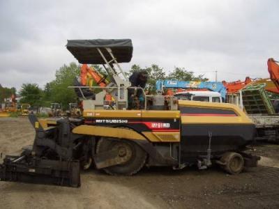 асфальтоукладчик Mitsubishi MF61WD 2002 г.в.