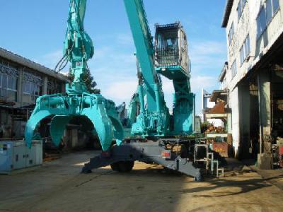 колесный экскаватор KOBELCO HK350W-2 2003 г.в.