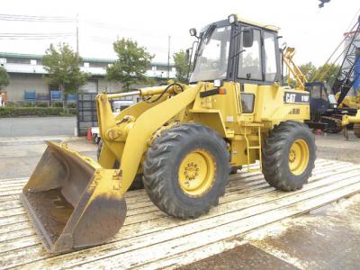 фронтальный погрузчик CAT 910F 1995 г.в.