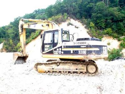 гусеничный экскаватор CAT 320B 1999 г.в.