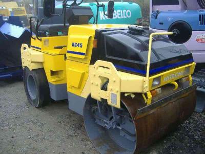 дорожный каток Hitachi RS45 2003 г.в.