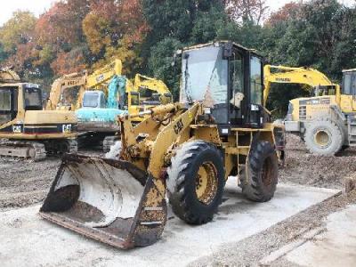 фронтальный погрузчик CAT 910G 2004 г.в.