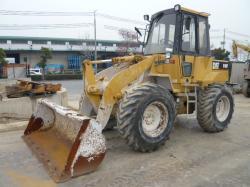 фронтальный погрузчик CAT 910F-2SS-00470 1998 г.в.