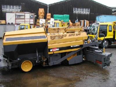 асфальтоукладчик Mitsubishi MF43WD 2003 г.в.