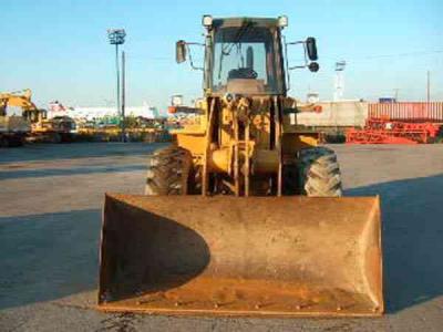 фронтальный погрузчик Caterpillar 910F2 1998 г.в.