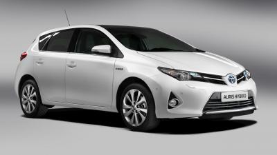 Toyota отзывает хэтчбек Auris назвав автомобиль опасным в темное время суток