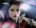 10.04.2014 - Жительницам ОАЭ могут запретить красится за рулем