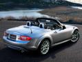 02.04.2014 - Mazda показала изображения родстера MX-5