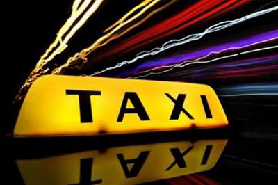 За провоз пассажиров без счетчика фирмы такси предложено штрафовать на 50 тыс. рублей