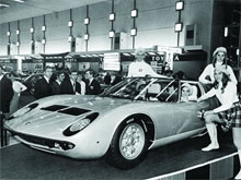 Налетай, торопись, раскупай...Единственный в мире кабриолет Lamborghini Miura.