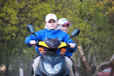 Права на скутеры и мопеды введут уже с 2009 года.