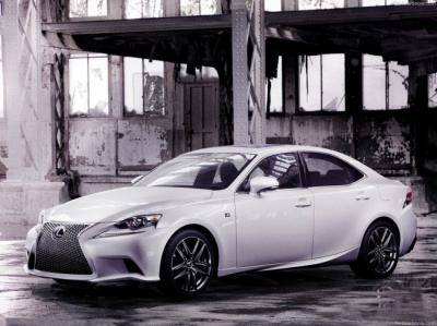 Lexus IS будет оснащен турбочетверкой