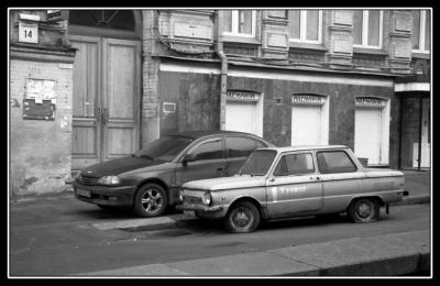 Две машины в семье - это не роскошь.
