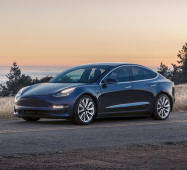 У Tesla Model 3 проблемы с тормозами