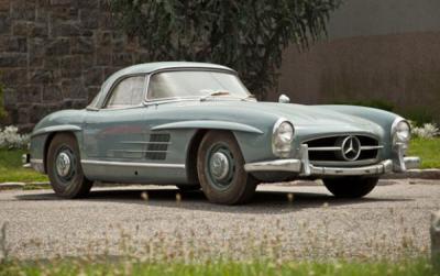 Пылящийся в гараже Mercedes 1960 года был продан за 402 тысячи евро