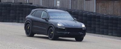 Кроссовер из 2018. Фотошпионы засняли новый Porsche Cayenne