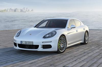 В России выросли продажи Porsche